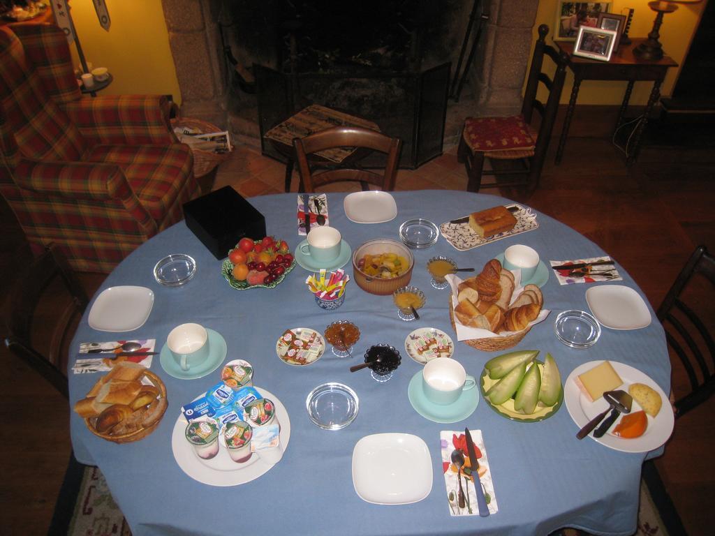 Le Logis Des Tourelles Bed & Breakfast Beaupreau ภายนอก รูปภาพ